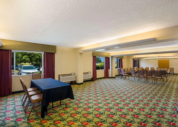 Western Prairie & Conference Center Hotel Galesburg