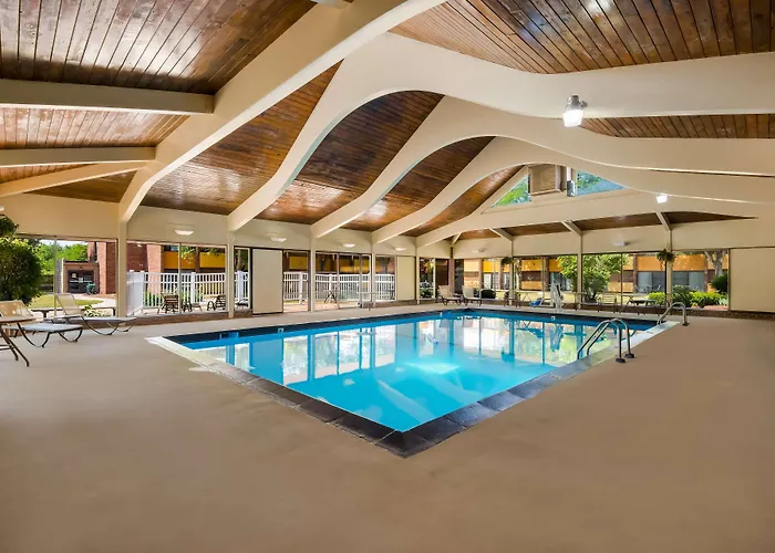 Western Prairie & Conference Center 3*