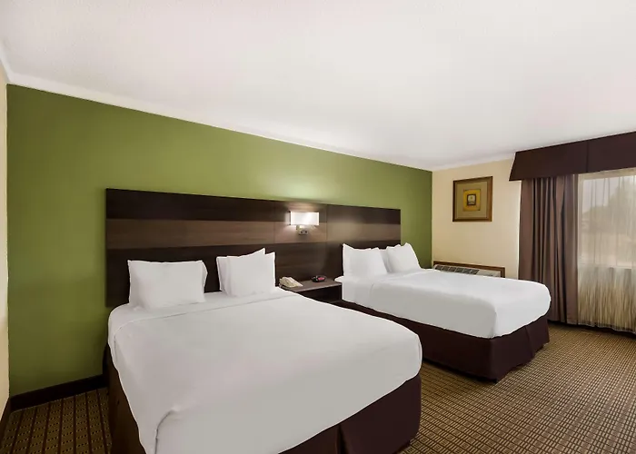Western Prairie & Conference Center 3*