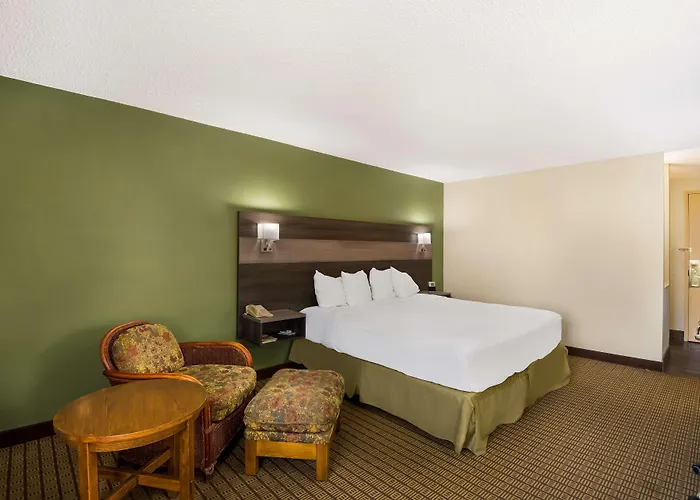 Hotel Western Prairie & Conference Center