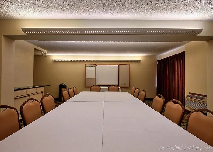 Hotel Western Prairie & Conference Center 3*