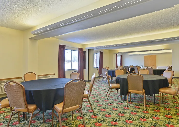 Western Prairie & Conference Center Hotel Galesburg