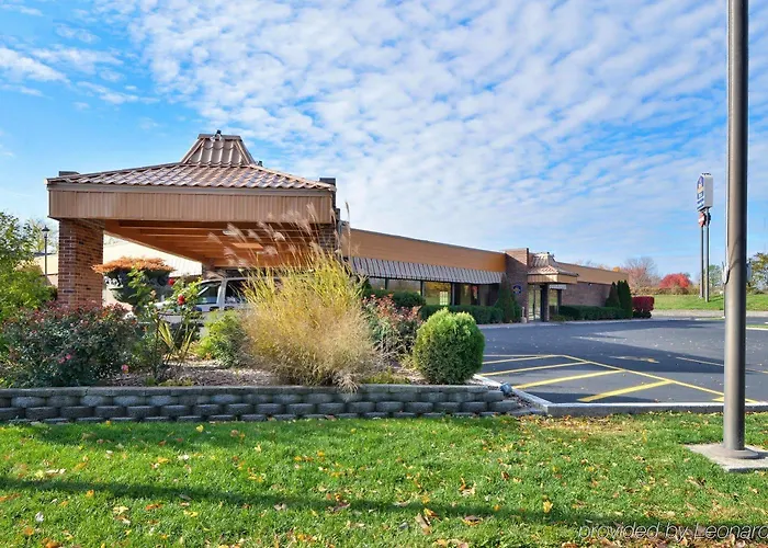 Western Prairie & Conference Center 3*