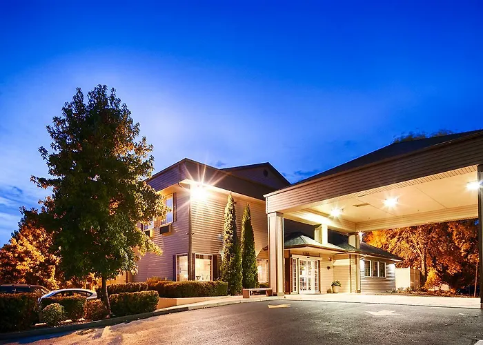 Western Prairie & Conference Center 3*