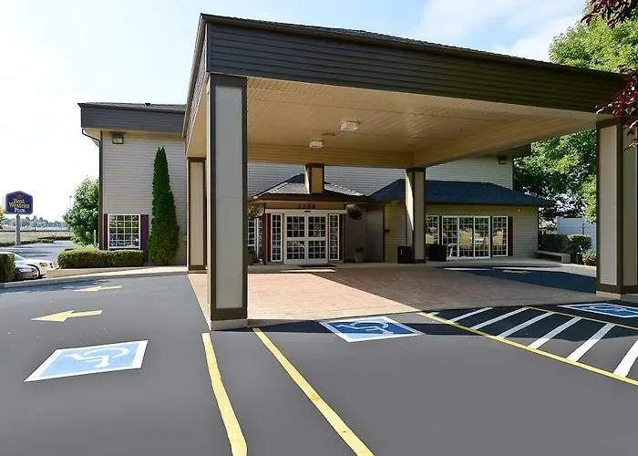 Hotel Western Prairie & Conference Center