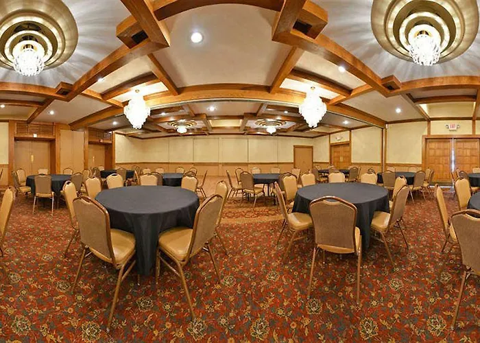 Hotel Western Prairie & Conference Center 3*